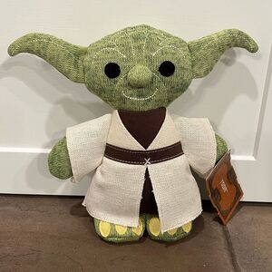 Authentic STAR WARS Stuffed Yoda Plush – NWT – Straight from Disney World! 🌟